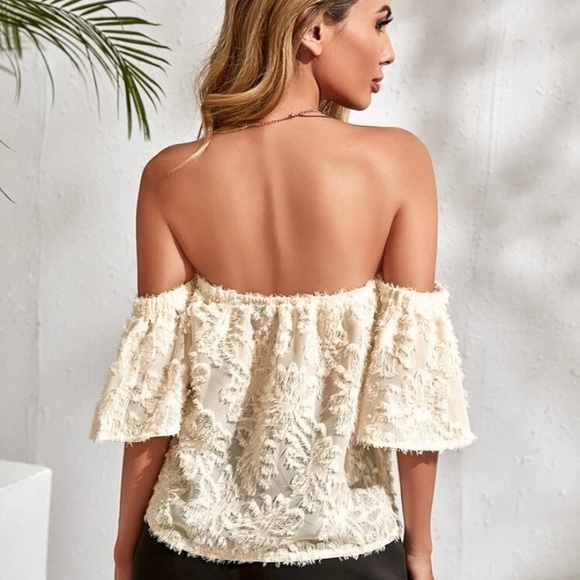 Off the shoulder blouse 🌿 - Picture 2 of 5